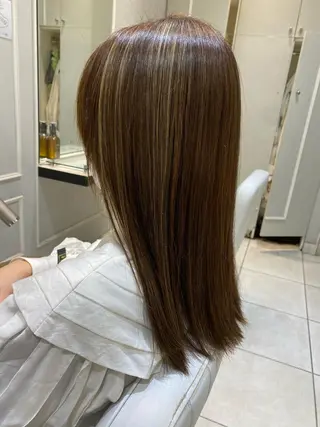 セミロング 美髪矯正透明感カラー 江川 和輝のヘアスタイル