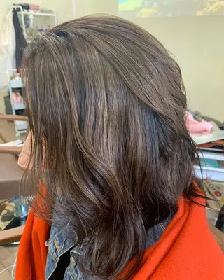 ミディアム カラー 鶴見 和美のヘアスタイル