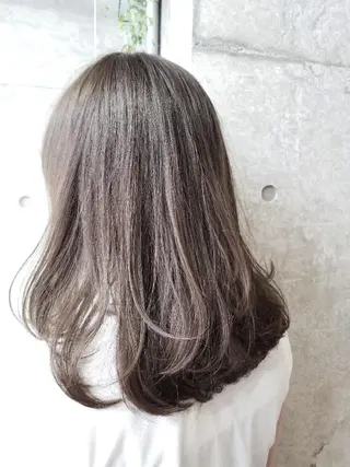 セミロング カラー フリーランス 和田のヘアスタイル