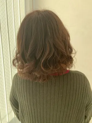 ショート カラー パーマ ハイトーンカラー🤍 山下 優華のヘアスタイル