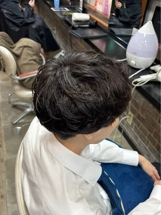 パーマ ヘアアレンジ メンズ イツキ🌕デザインカ ラー🥨髪質改善🫧のヘアスタイル