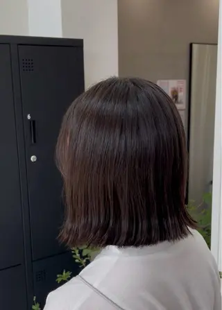 ミディアム 中山 琴葉のヘアスタイル