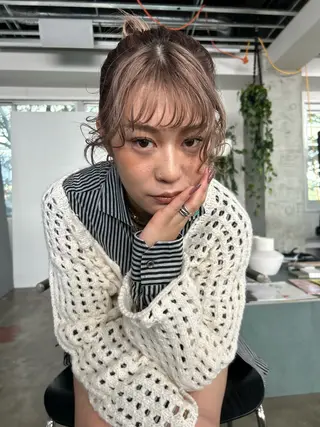 ミディアム カラー パーマ ヘアアレンジ デザインカラー/ボブ ブリーチカラー/ユリのヘアスタイル