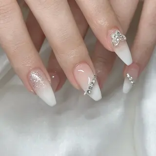 ネイル L'oeillet HIBIKIのネイルデザイン