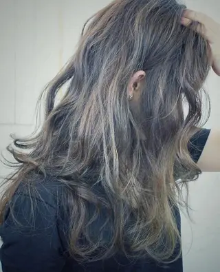 カラー 💇‍♀️ KENのヘアスタイル