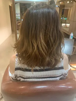 ミディアム 吉田 茉生のヘアスタイル