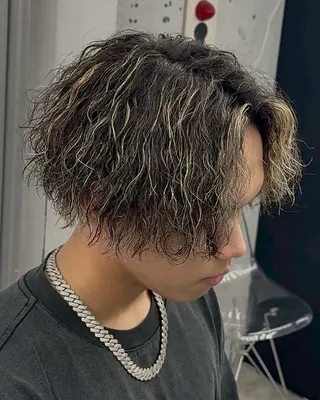 ショート カラー パーマ メンズ 山﨑 結太のヘアスタイル