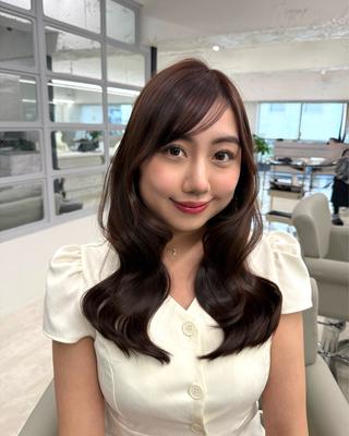 ロング WATARU/ 韓国風巻き髪のヘアスタイル