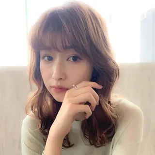 ミディアム 伊良波 香里のヘアスタイル