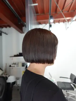 ショート Shiro RENのヘアスタイル