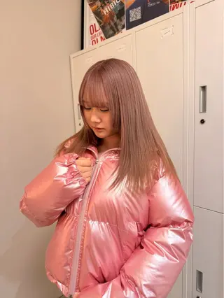 カラー sara ブリーチカラーのヘアスタイル