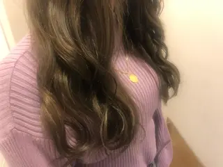 ロング カラー 新井 友菜のヘアスタイル