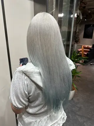 ロング カラー レイヤーブリーチ特化 ホワイト専門/岸のヘアスタイル