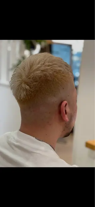 ショート カラー メンズ 吉岡 三四朗のヘアスタイル