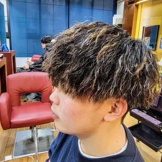メンズ 特殊パーマ 片山恭兵のヘアスタイル