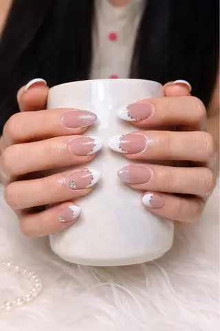 ミディアム カラー YING Nail🐶のネイルデザイン