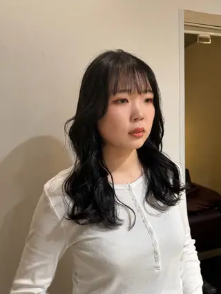 ロング カラー 塩澤 榛奈のヘアスタイル