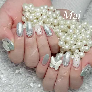 ネイル 🦋 Queenieのネイルデザイン