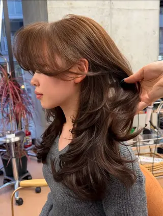 セミロング Miho/海外レイヤ ー/バタフライカットのヘアスタイル