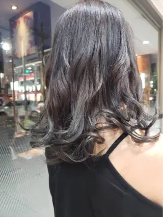 ミディアム カラー 白髪ぼかしハイライト 柳川拓哉のヘアスタイル