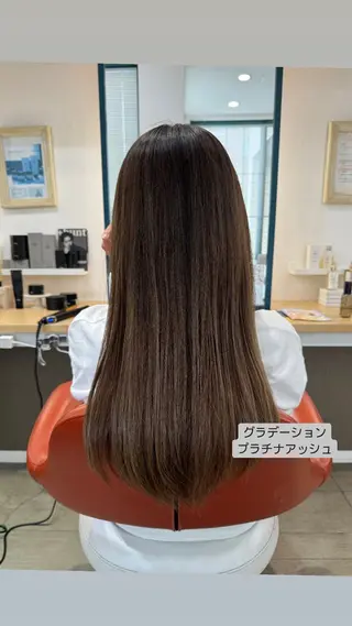 ロング カラー 大塚 しおりのヘアスタイル