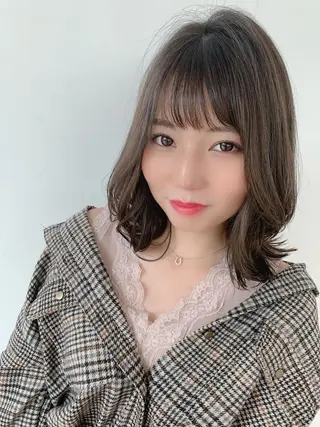 ミディアム 澤村 志織のヘアスタイル