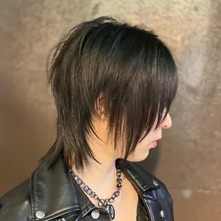ショート ハッシュ・ウルフ🐺 小顔レイヤー松山直史のヘアスタイル
