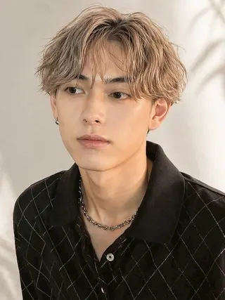 メンズ ハイトーンイヤ リングカラー清水隆央のヘアスタイル