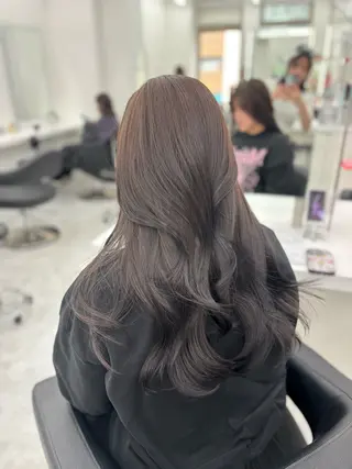 ロング カラー 抜け感レイヤー︴ ニュアンスカラーのヘアスタイル