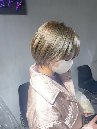 セミロング カラー アイブロウ 🦋ハイトーンボブ ショート🦋トシキのヘアスタイル