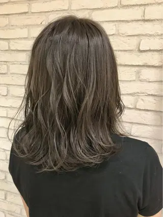 ミディアム カラー 大平 美沙のヘアスタイル