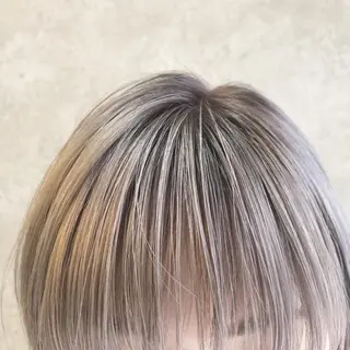 ショート カラー 顔周りレイヤーカット ブリーチminamiのヘアスタイル
