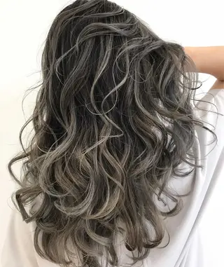 セミロング カラー ブリーチ 透明感HIDEのヘアスタイル