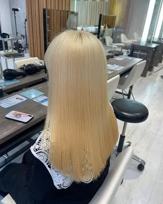 セミロング カラー デザインカラー、艶髪 大塚 耕平のヘアスタイル
