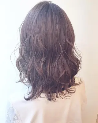 ミディアム カラー ヘアアレンジ 白浜 サキのヘアスタイル