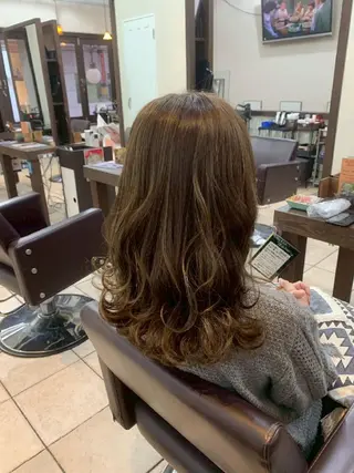 セミロング 勝連 利恵のヘアスタイル