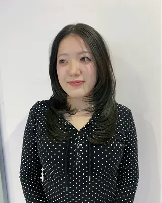 ロング カラー アオイ🩵レイヤー /柔らかカラーのヘアスタイル