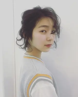 ヘアアレンジ 💓パーマ，💗 レイヤーカットのヘアスタイル