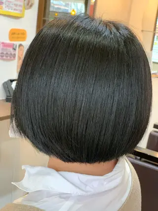 ショート サコウ シゲアキのヘアスタイル