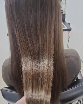 セミロング カラー 艶髪/オリーブ系/ 肌が綺麗に見えるお色のヘアスタイル