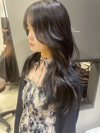 ロング カラー AIRI layer cut hairのヘアスタイル