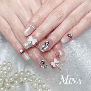 ネイル 🦋 Queenieのネイルデザイン