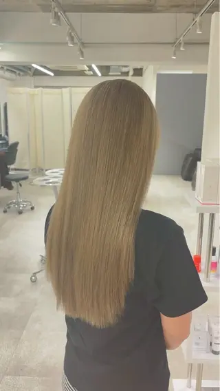 ロング カラー MIU ciera.堀江のヘアスタイル