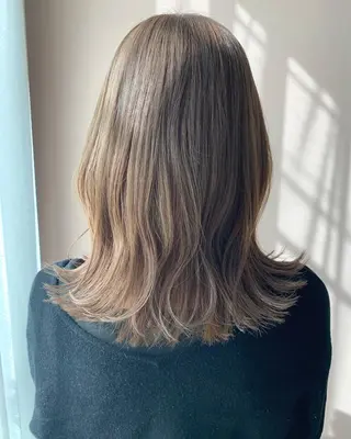 セミロング カラー hubhair レイヤー/透明感のヘアスタイル