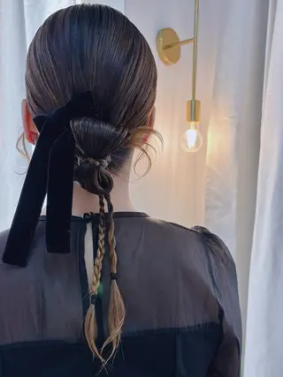 セミロング ヘアアレンジ 💜eluあやね💜 🫧カラー・縮毛矯正のヘアスタイル