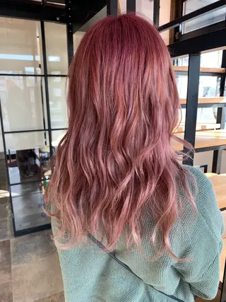 カラー 岡田 七海のヘアスタイル