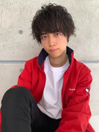 ショート カラー パーマ メンズ センターパート/毛 流れ/パーマ特化のヘアスタイル