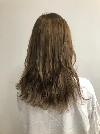 ロング ルプラボウ /小見山琴衣のヘアスタイル