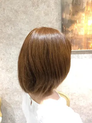 カラー Kobayashi ハイライト/ショートのヘアスタイル