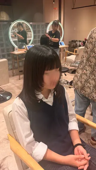 セミロング 海外カラー カット/anju🌺のヘアスタイル